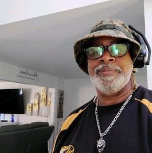 Meet your Posher, Lincoln